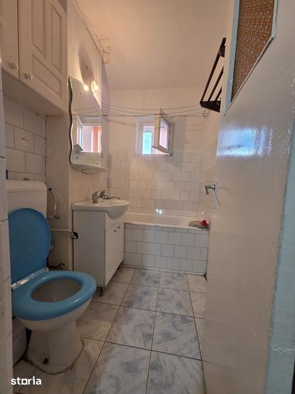 Apartament cu 3 camere decomandat în Astra