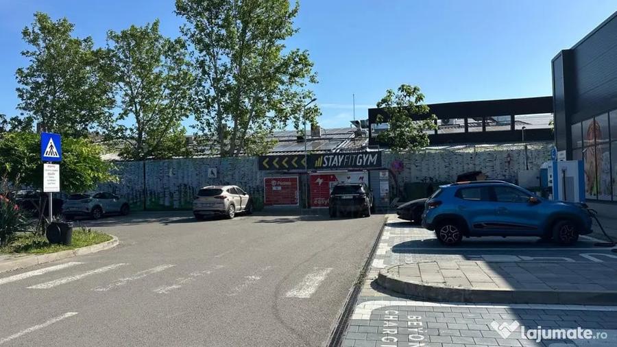 Spațiu comercial, de 4,457 mp, în Odăi