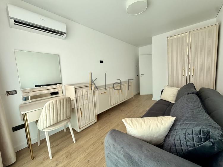 Apartament cu 3 camere semidecomandat, mobilat în Zorilor