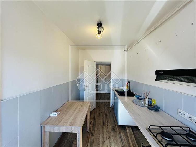 Apartament cu 2 camere decomandat în Ștrand