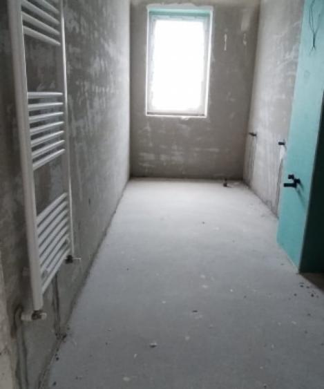 Apartament cu 2 camere semidecomandat în Chinteni