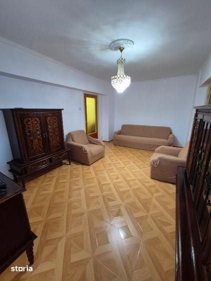 Apartament cu 3 camere decomandat în Giurgiului
