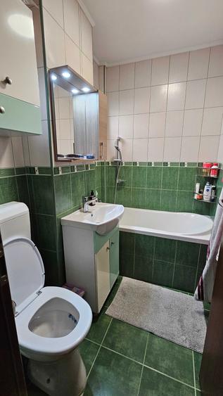 Apartament cu 4 camere semidecomandat în Bolintin-Vale
