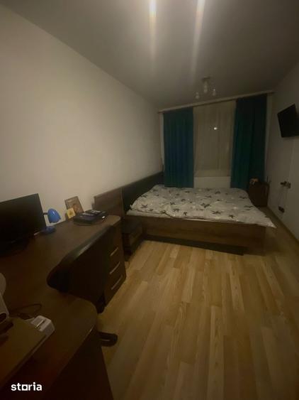 Apartament cu 3 camere decomandat în 13 Decembrie