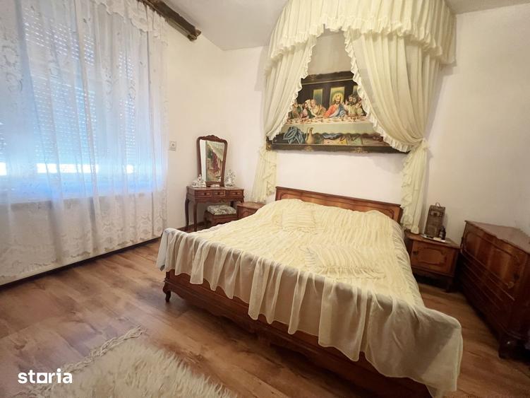 Casă cu 4 camere cu Teren 1819 Mp în Ciugud