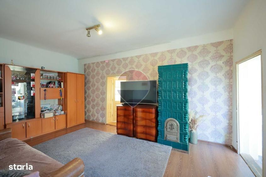 Casă cu 4 camere în Santăul Mare