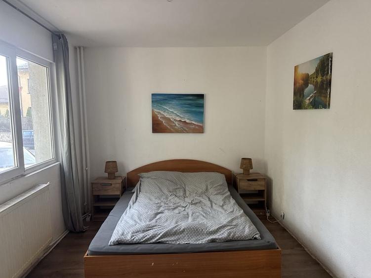 Apartament cu 2 camere semidecomandat în Podul de Piatră