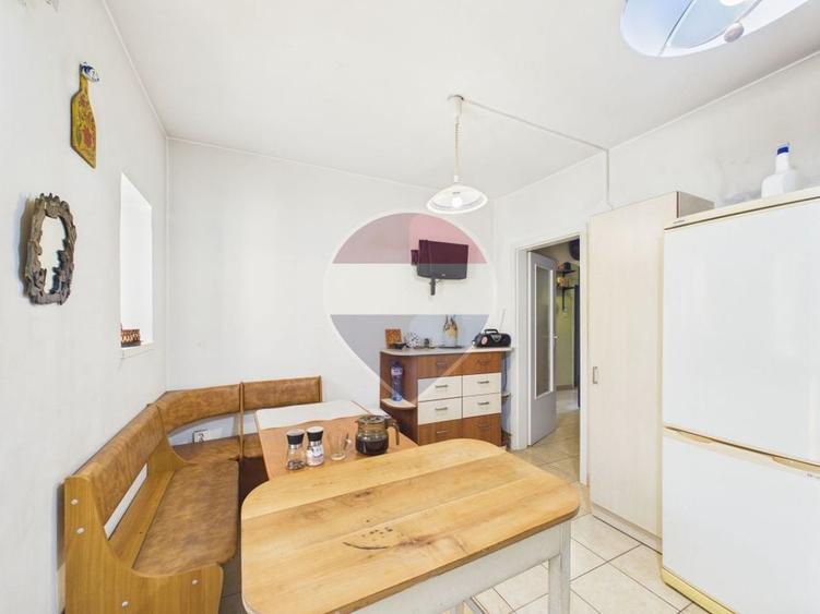 Apartament cu 3 camere decomandat în Amzei
