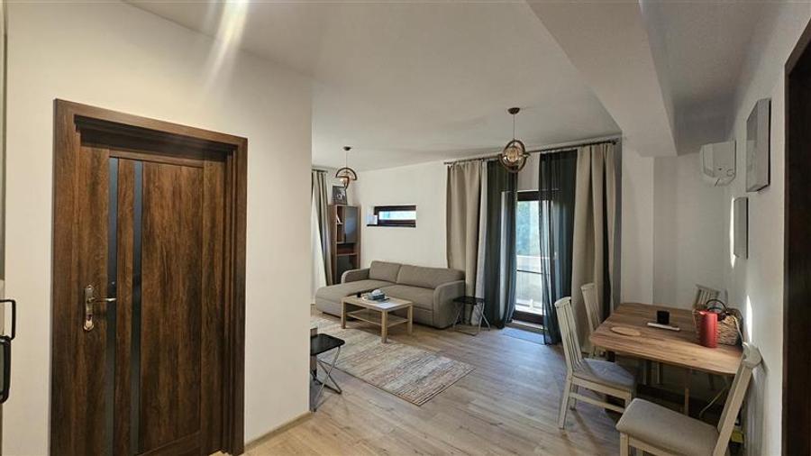 Apartament cu 2 camere semidecomandat, mobilat în Pajura
