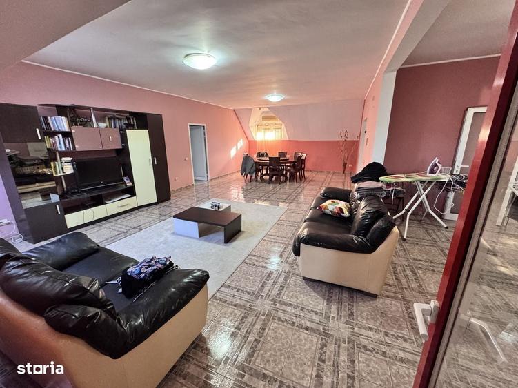 Casă cu 4 camere în Central