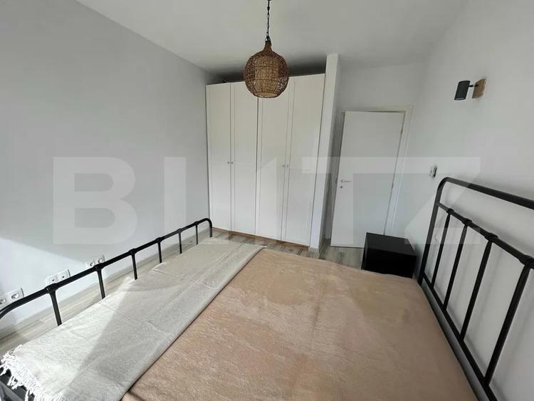Apartament cu 2 camere semidecomandat, mobilat în Lipovei