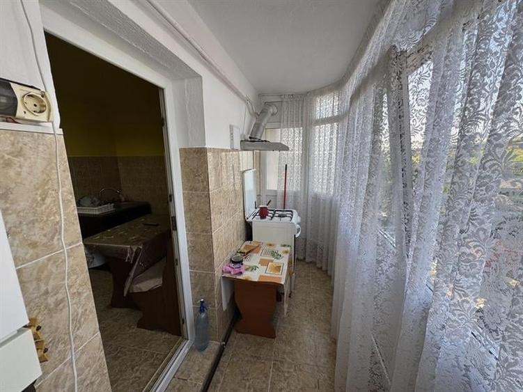 Apartament cu 2 camere decomandat în Brădești