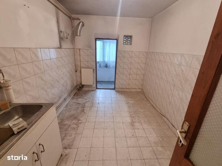 Apartament cu 3 camere decomandat în Ștefan cel Mare