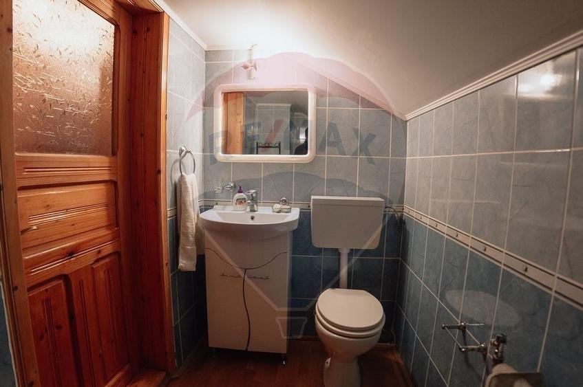 Casă individuală cu 10 camere cu Teren 803 Mp în Nord-Vest