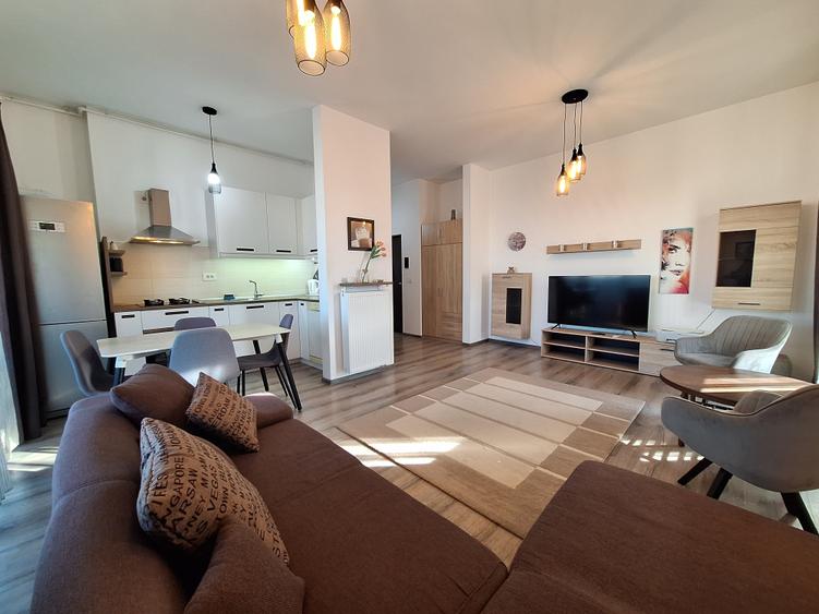 Apartament cu 2 camere decomandat, mobilat în Aradului