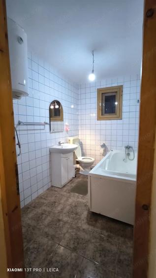 Casă cu 6 camere în Eșelnița