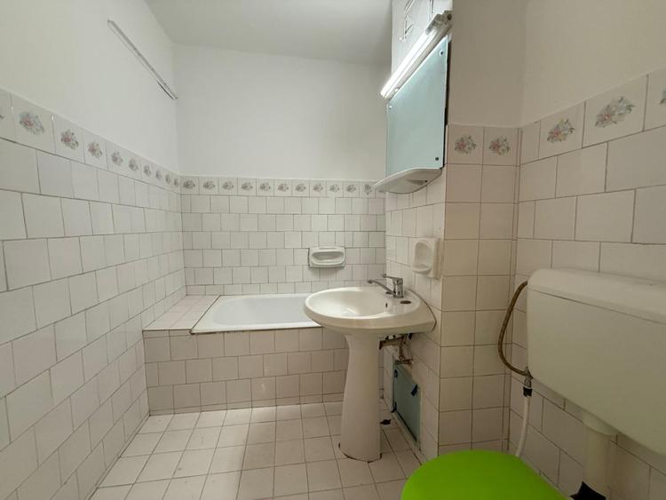 Apartament cu 2 camere decomandat în Lipovei