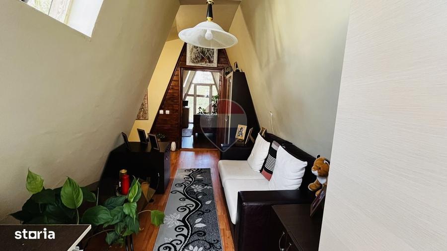 Casă cu 4 camere în Lăzăreni