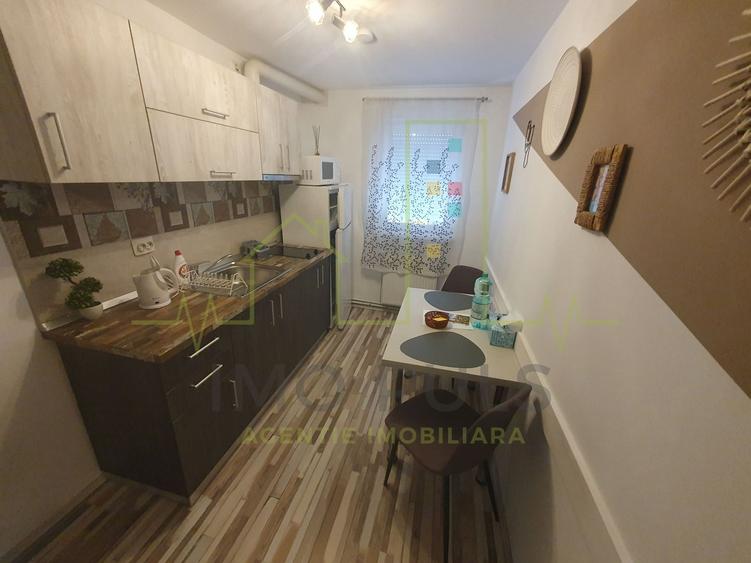 Casă individuală cu 10 camere cu Piscina în Soarelui