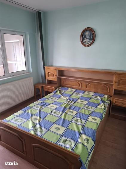 Apartament cu 4 camere decomandat, mobilat în Central
