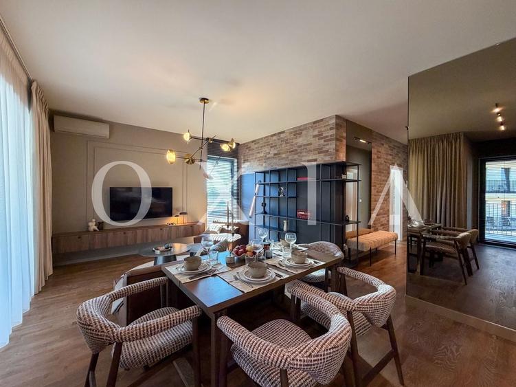 Apartament cu 3 camere semidecomandat, mobilat în Semicentral