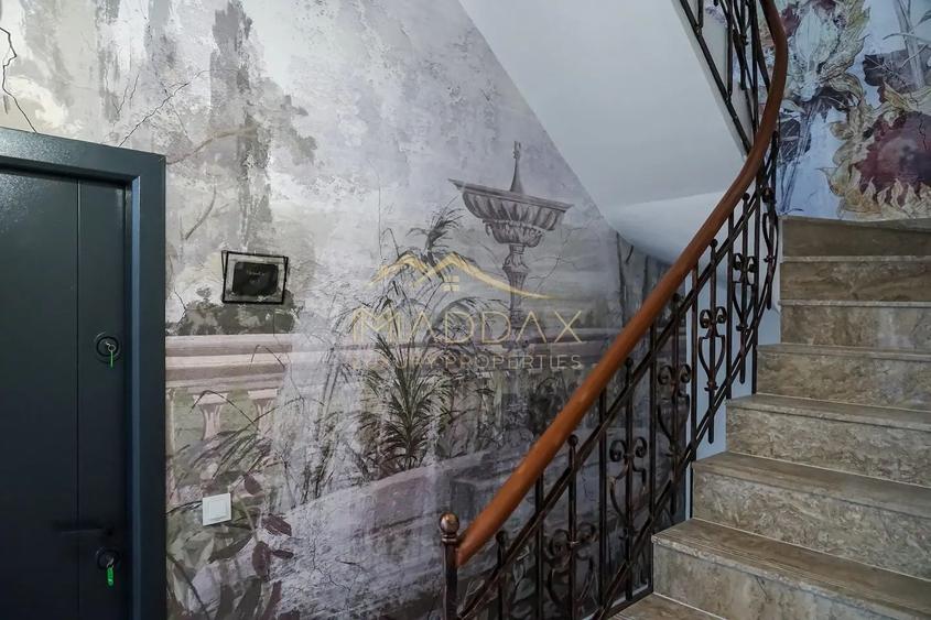 Casă individuală cu 8 camere cu Canalizare în Cișmigiu
