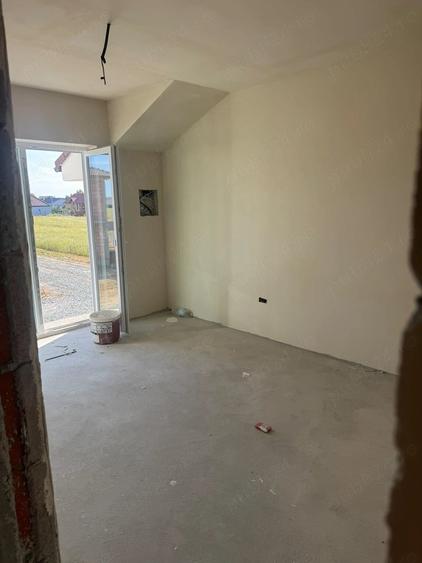 Casă cu 4 camere cu Teren 286 Mp în Moșnița Veche