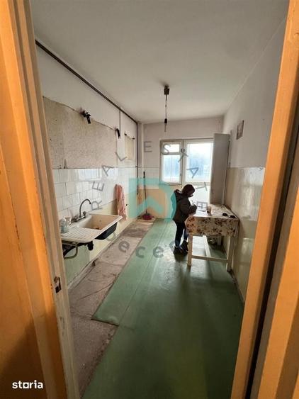 Apartament cu 3 camere decomandat în Sud