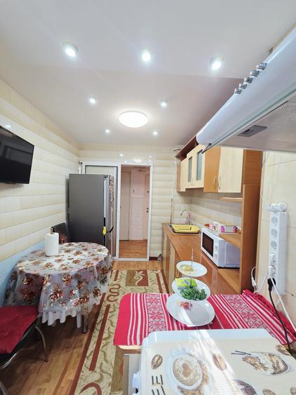 Apartament cu 3 camere semidecomandat în Țiglina 3