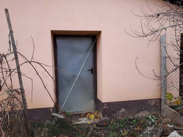 Vand casa si teren in Chislaz, Bihor Oradea - Marghita, Zona cu Autostrada si Strand - 1