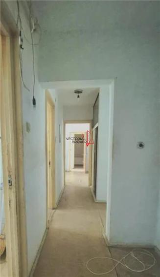 Apartament cu 3 camere semidecomandat în Parcul Circului
