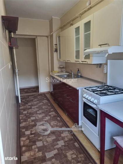 Apartament 3 camere, 70 mp, etaj 14, 2 balcoane Podu de Fier