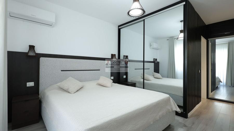 Apartament cu 3 camere decomandat, mobilat în Sud