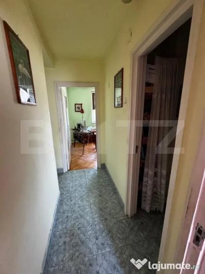 Apartament cu 3 camere decomandat în Central