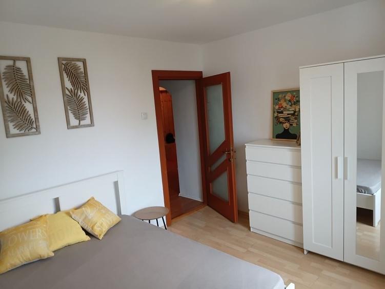 Apartament cu 3 camere decomandat în Orizont