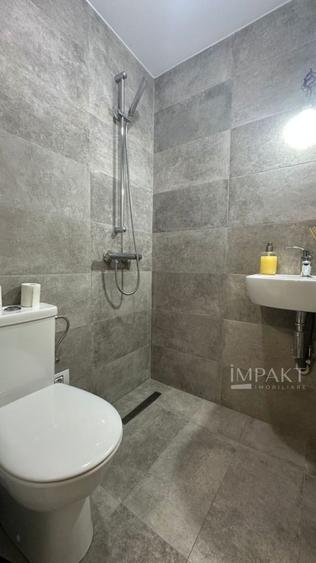 Apartament cu 3 camere semidecomandat, mobilat în Semicentral