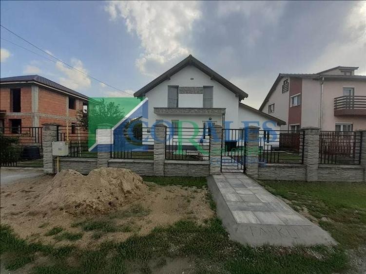 Casă individuală cu 4 camere cu Canalizare în Moșnița Nouă