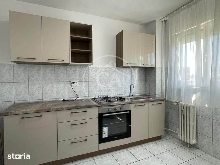 Apartament cu 3 camere decomandat în Rogerius