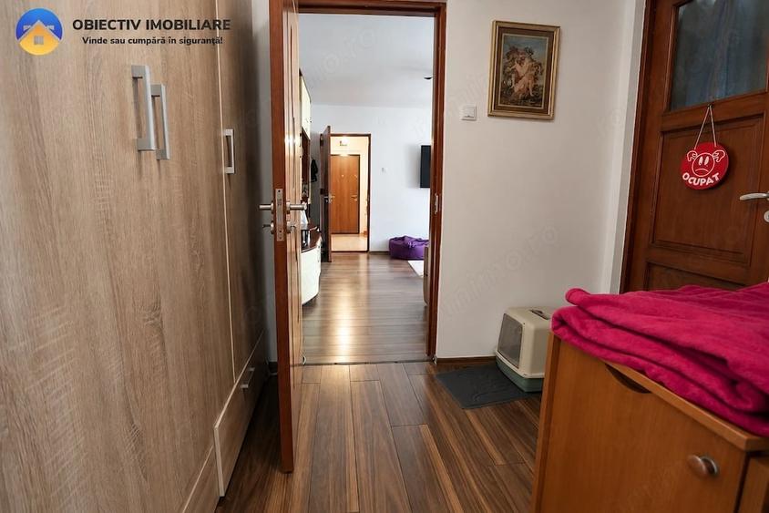 Apartament cu 3 camere semidecomandat în Central