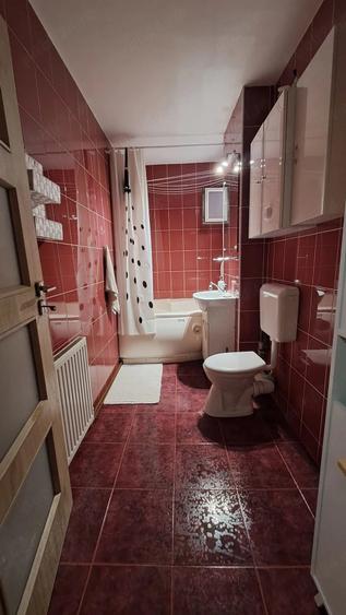 Apartament cu 3 camere decomandat, mobilat în Nord