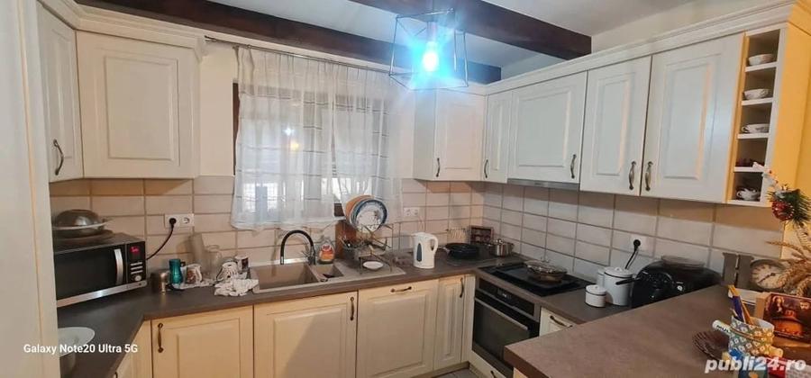 Casă cu 4 camere în Hunedoara