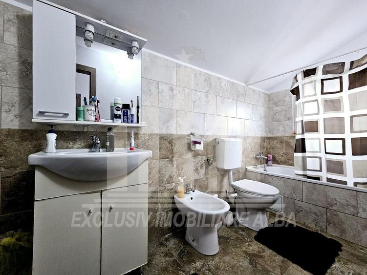 Casă individuală cu 5 camere cu Canalizare în Ampoi 3