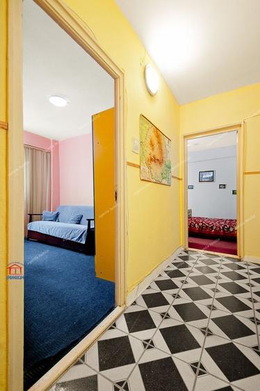 Apartament cu 3 camere decomandat, mobilat în