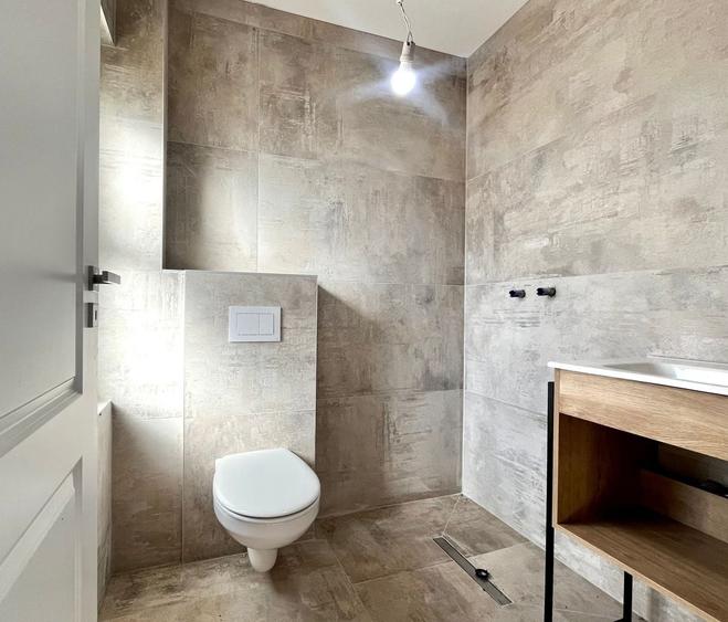 Duplex cu 5 camere cu Canalizare în Ghiroda