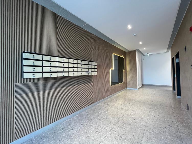 Apartament cu 3 camere decomandat în P-ta Presei Libere