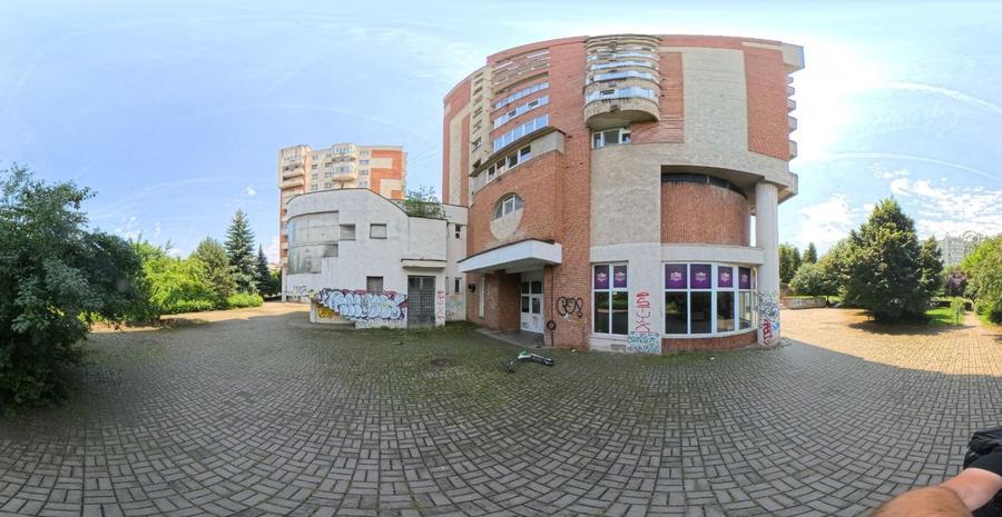 Spațiu comercial, de 131.10000610352 mp, în Mănăștur