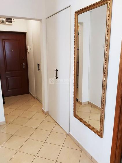 Apartament cu 2 camere decomandat, mobilat în Central