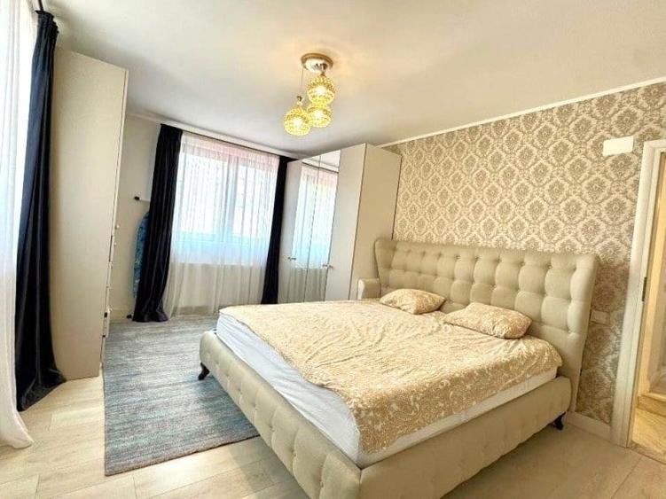Casă cu 5 camere cu Teren 140 Mp în Domenii