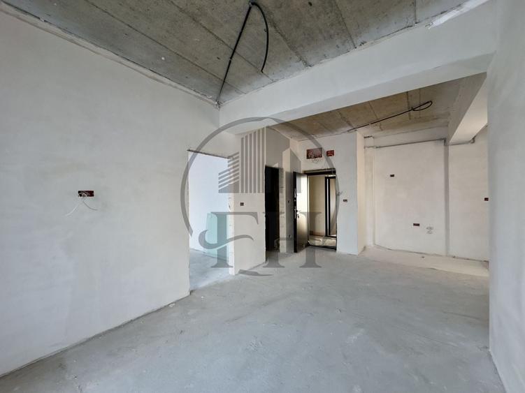 Apartament cu 2 camere semidecomandat în Sud