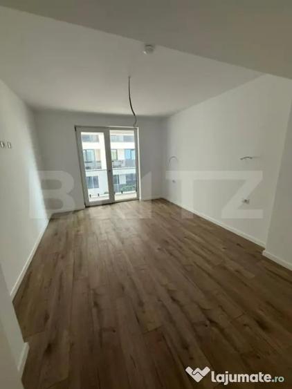 Apartament cu 3 camere decomandat în Sud